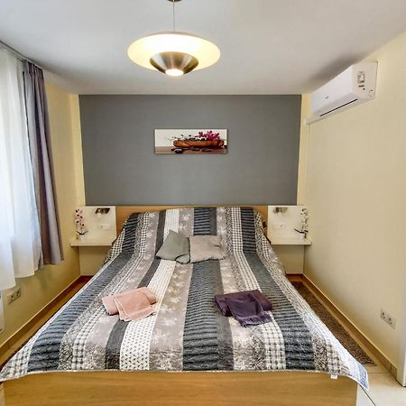 Fuegefa Apartman Balatonalmádi Exteriör bild