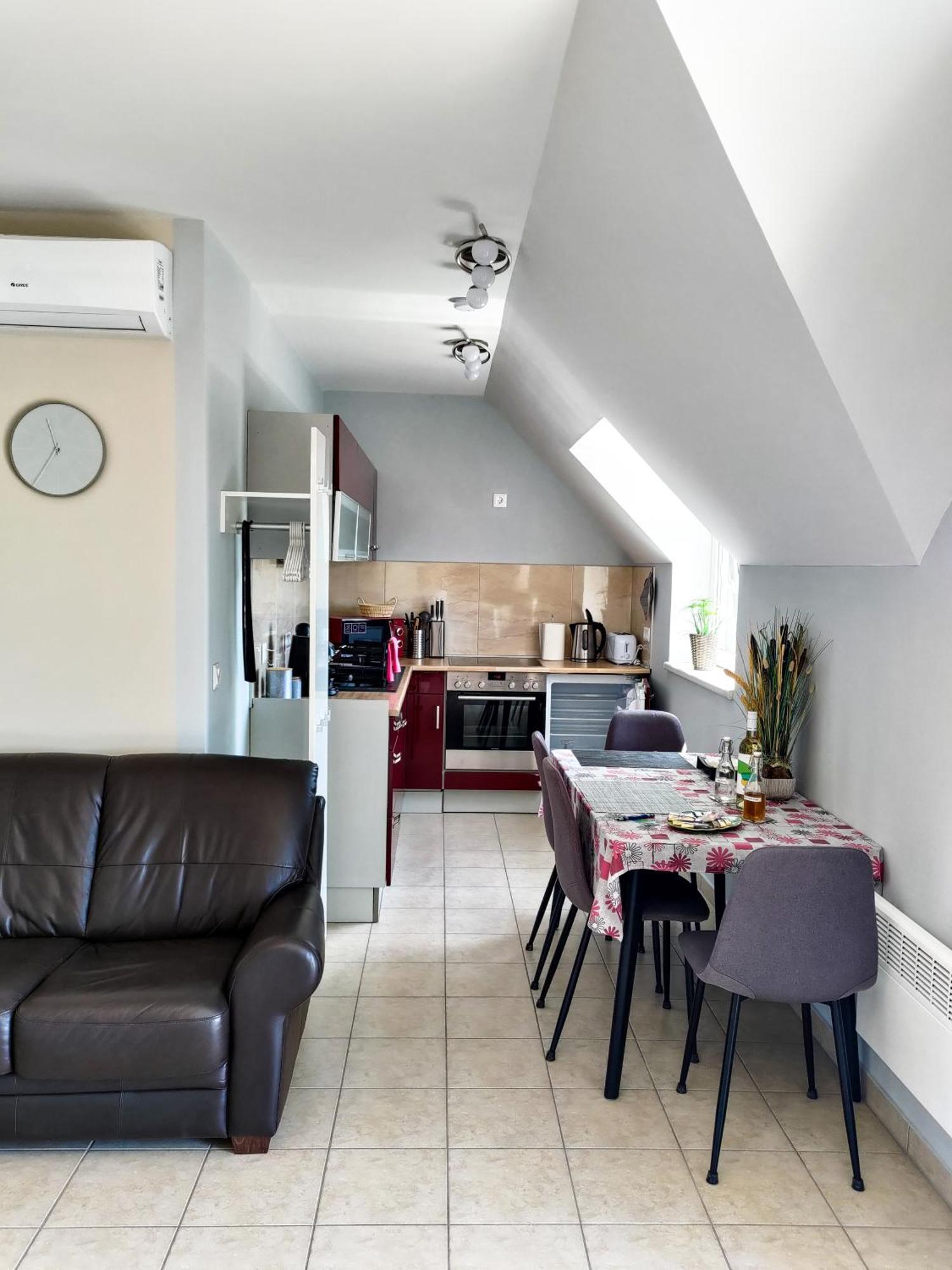 Fuegefa Apartman Balatonalmádi Exteriör bild