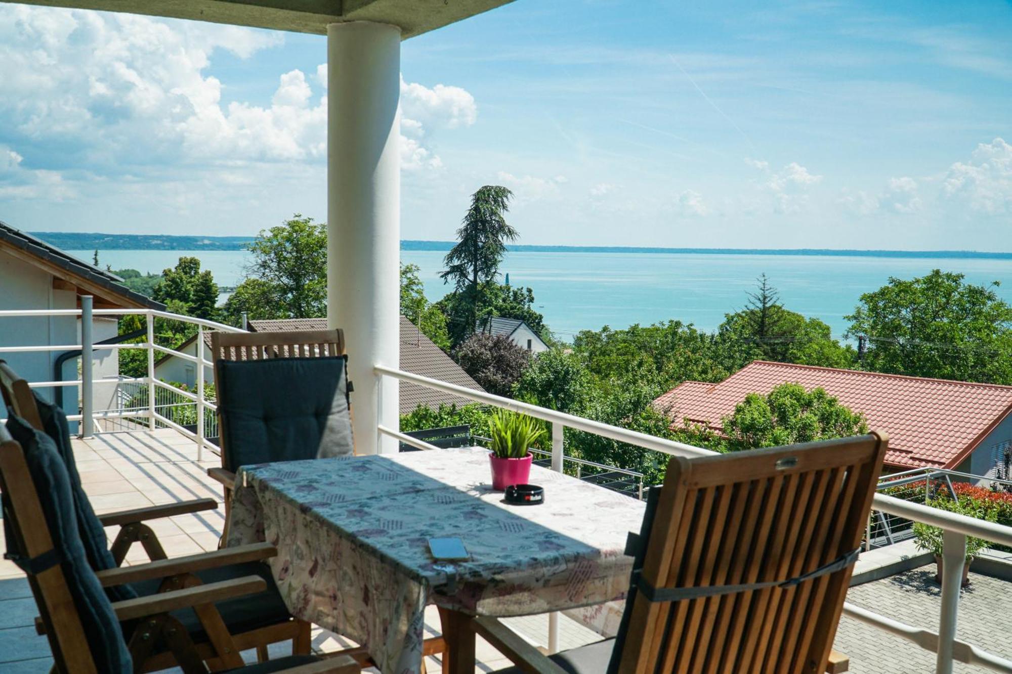 Fuegefa Apartman Balatonalmádi Exteriör bild