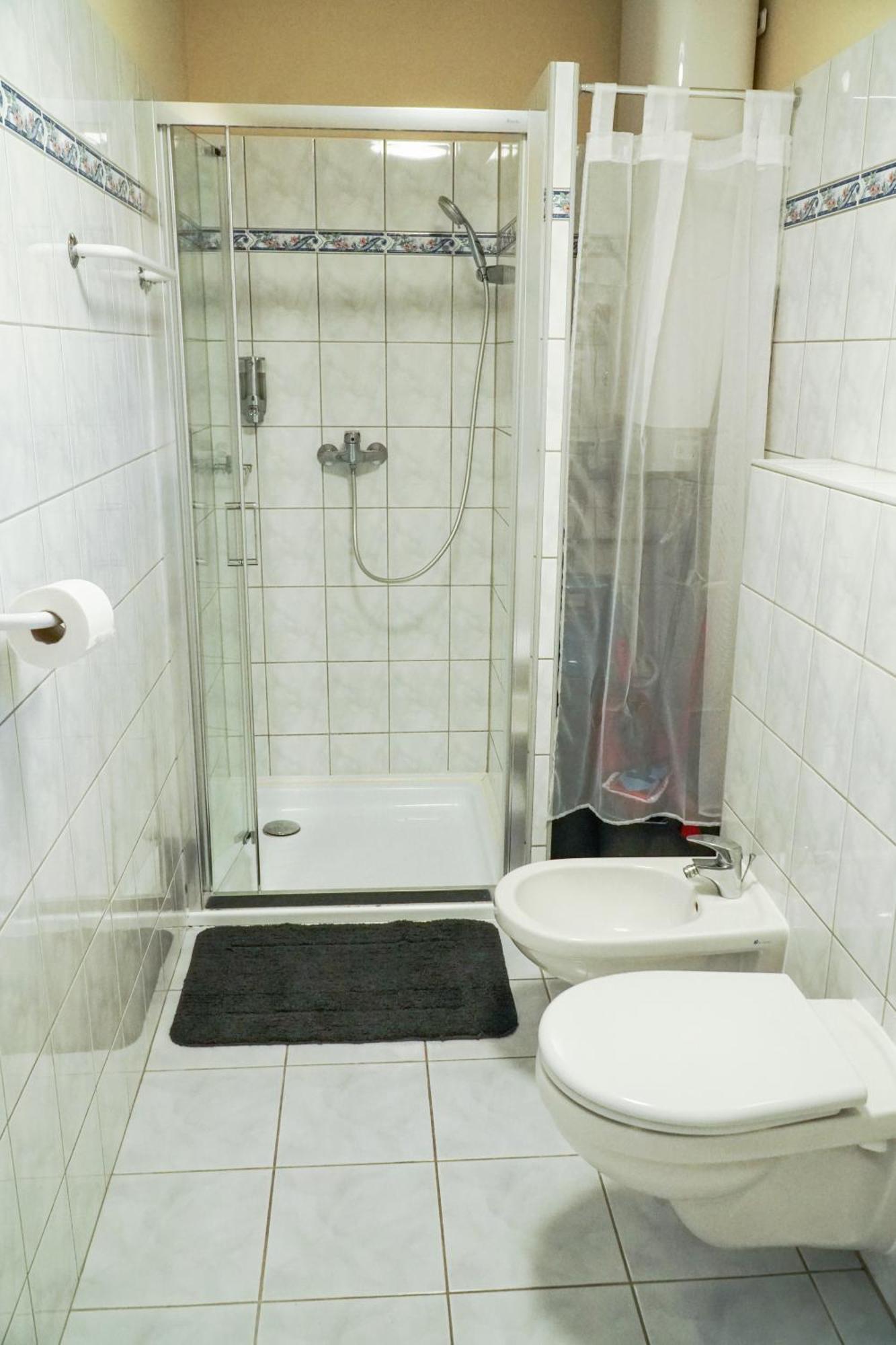 Fuegefa Apartman Balatonalmádi Exteriör bild