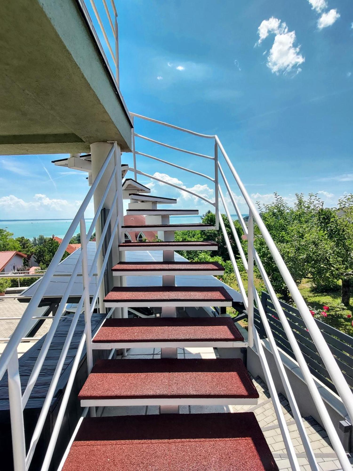Fuegefa Apartman Balatonalmádi Exteriör bild